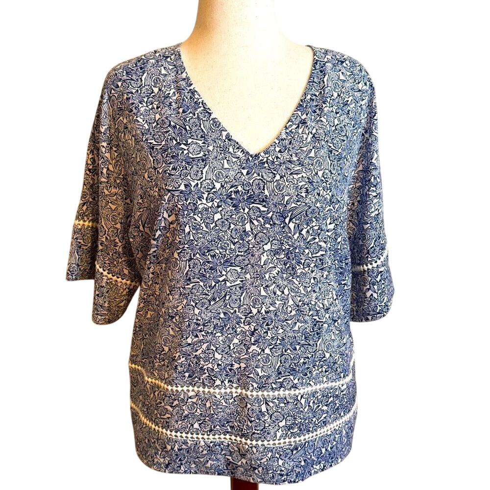 Ann Taylor Factory top blue & white floral 3/4 sleeve v neck tunic crochet Sz M